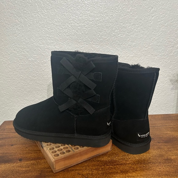 Koolaburra Black Winter Boots with Bow Accents - Picture 2 of 4